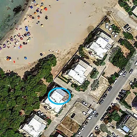 Con Terrazzo Sul Mare E Discesa In A דירה *