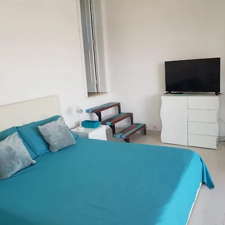 Con Terrazzo Sul Mare E Discesa In A 加利波利