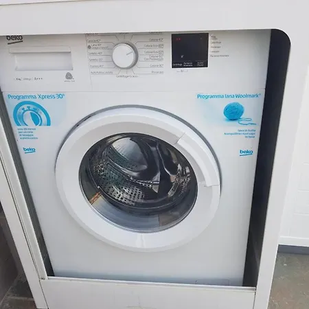 公寓 Con Terrazzo Sul Mare E Discesa In A *