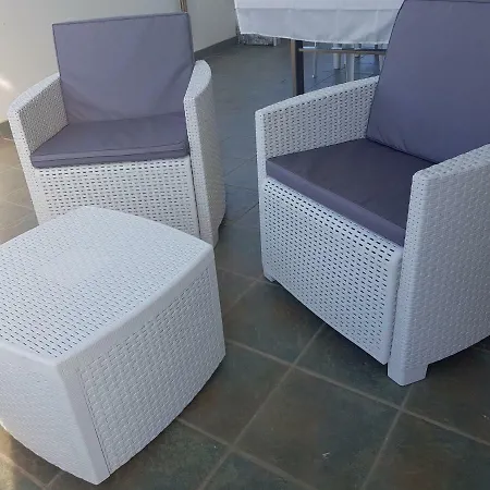 Con Terrazzo Sul Mare E Discesa In A 加利波利