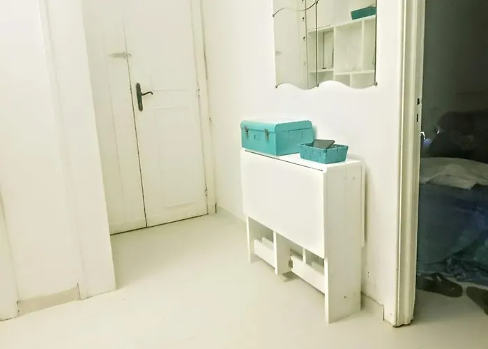 Con Terrazzo Sul Mare E Discesa In A *