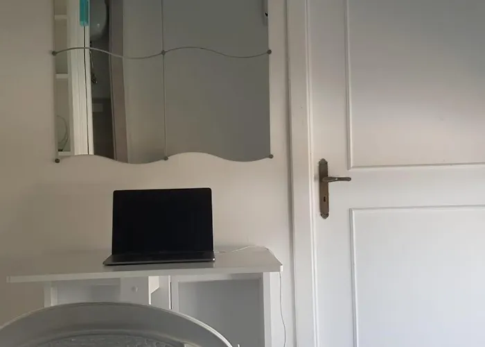 Con Terrazzo Sul Mare E Discesa In A Διαμέρισμα