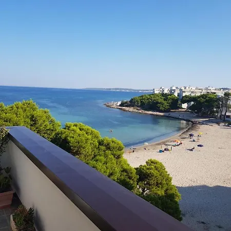 Con Terrazzo Sul Mare E Discesa In A *