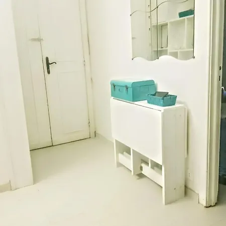 Con Terrazzo Sul Mare E Discesa In A *