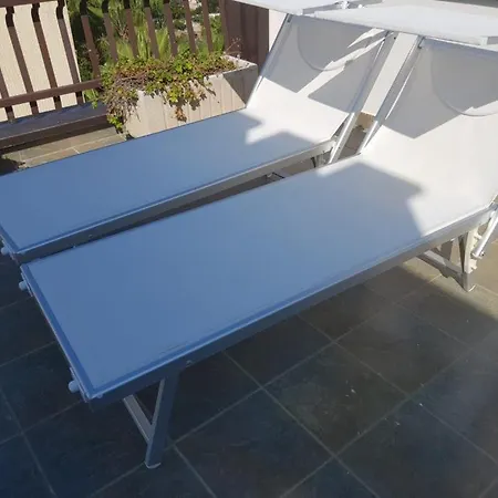 Con Terrazzo Sul Mare E Discesa In A Apartmán