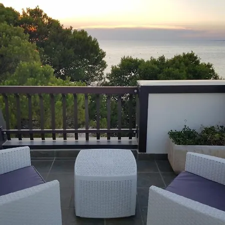 Con Terrazzo Sul Mare E Discesa In A