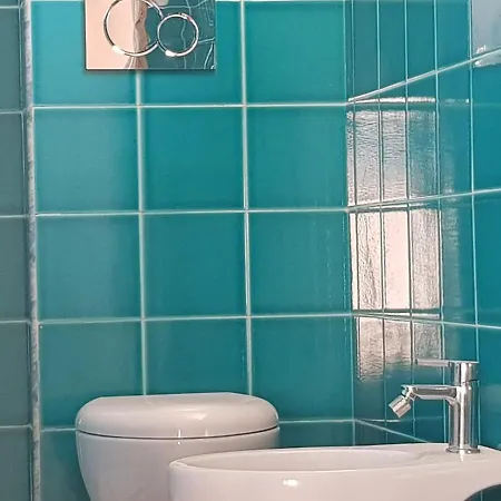 Con Terrazzo Sul Mare E Discesa In A Apartment *