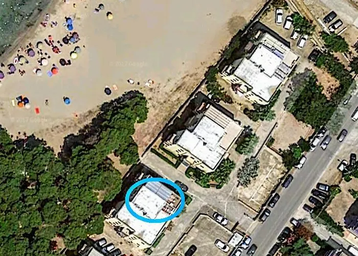 Con Terrazzo Sul Mare E Discesa In A Apartment *