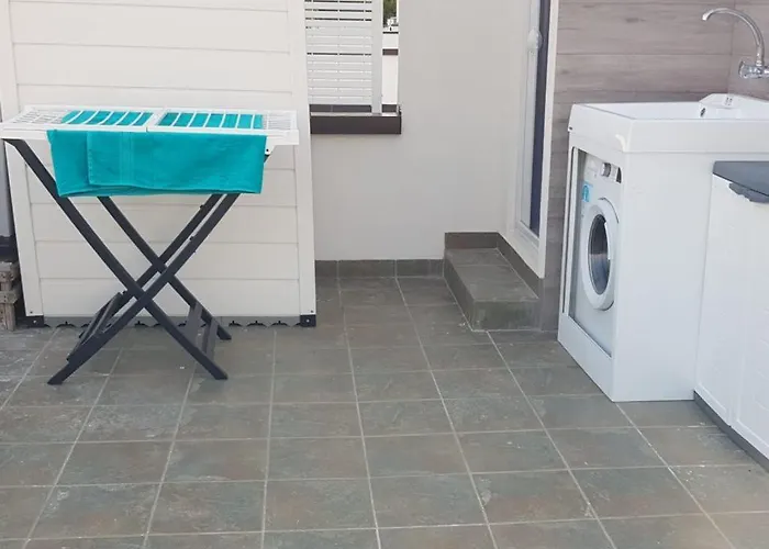 Con Terrazzo Sul Mare E Discesa In A Apartment Gallipoli