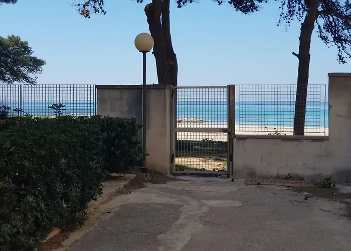 Con Terrazzo Sul Mare E Discesa In A Apartment Gallipoli